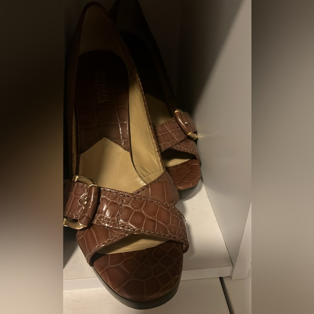 Brown Croc-Embossed Peep Toe Heels